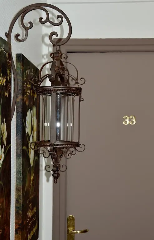 פריז Hotel Saint Georges 2*,