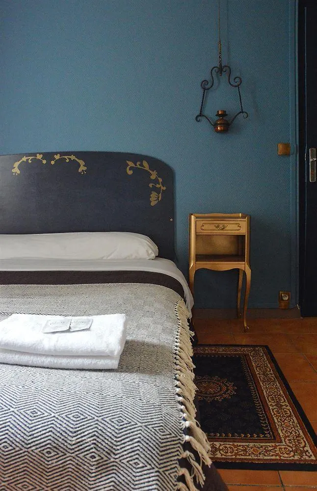 **  Hotel Saint Georges Paris France